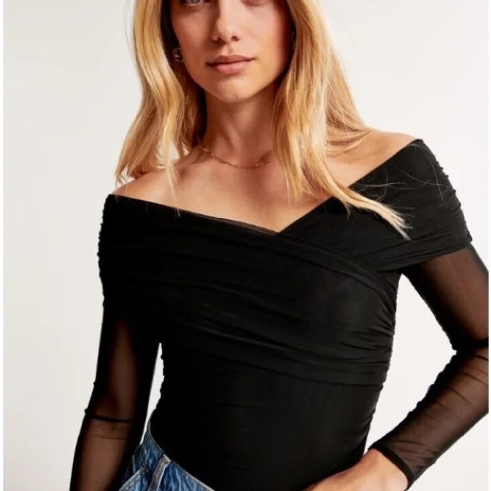 Abercrombie & Fitch Black Off-Shoulder Long Sleeve Bodysuit